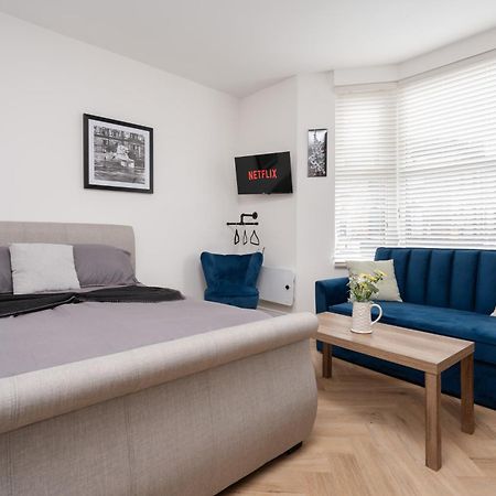 Orange Rentals - Ideal Liverpool Studio Stay For 4 , Free Parking 외부 사진