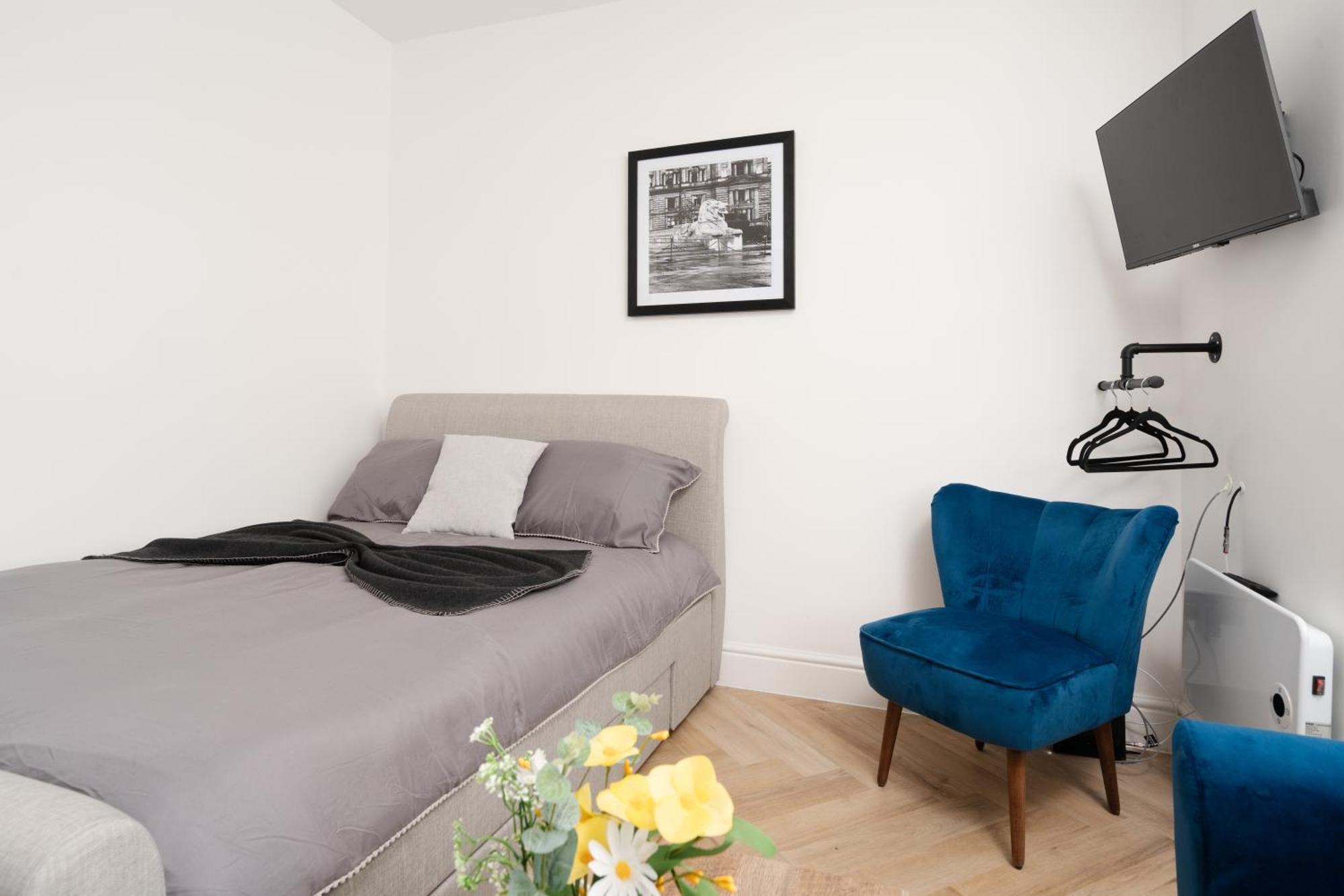 Orange Rentals - Ideal Liverpool Studio Stay For 4 , Free Parking 외부 사진