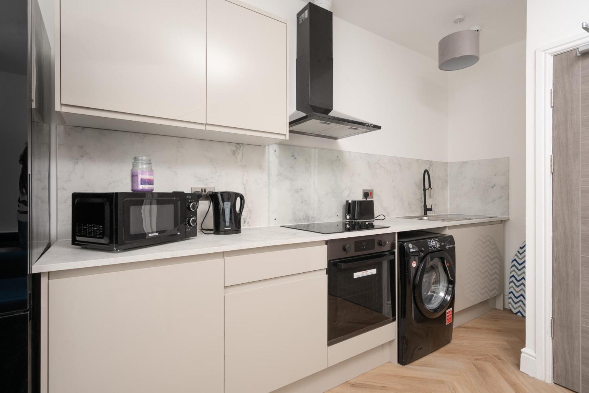 Orange Rentals - Ideal Liverpool Studio Stay For 4 , Free Parking 외부 사진